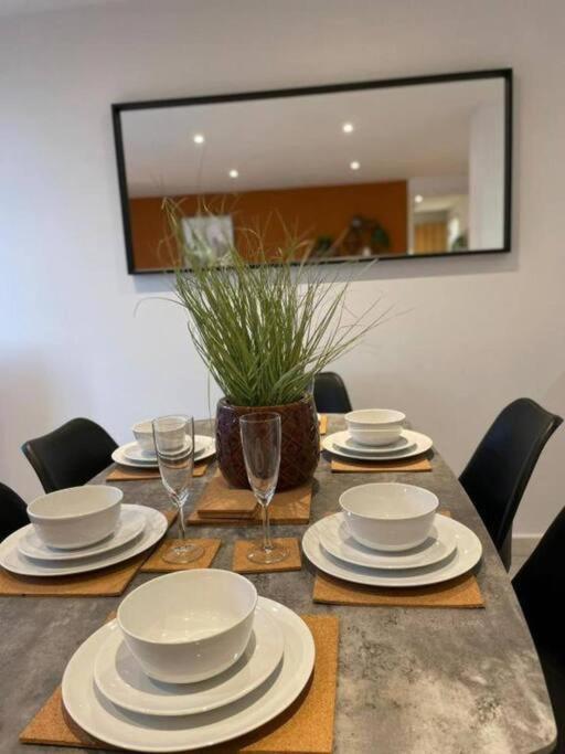 Paramount City Living 105 Swindon Exterior foto